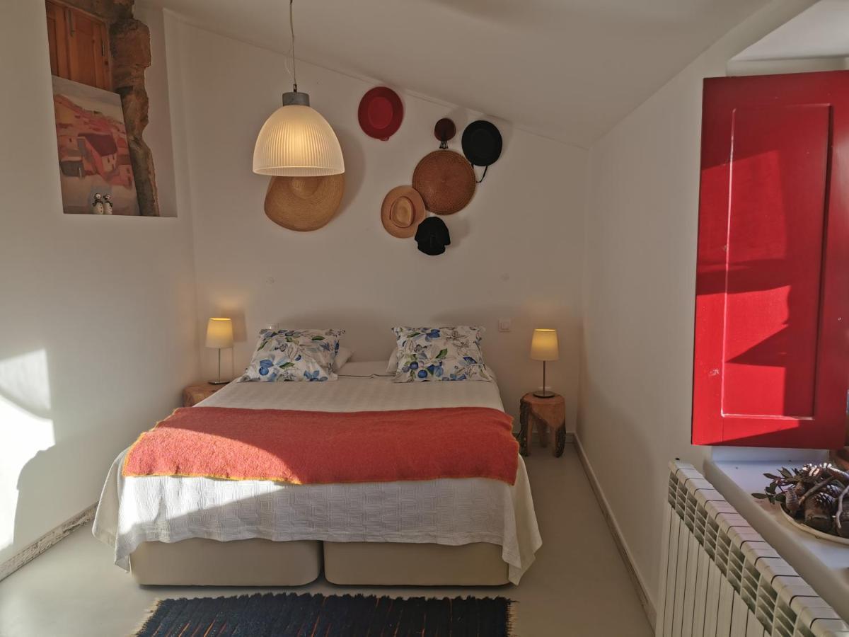 Casa Da Cisterna Guest House ฟิเกรา เด กาสเตโล รอดริโก ภายนอก รูปภาพ