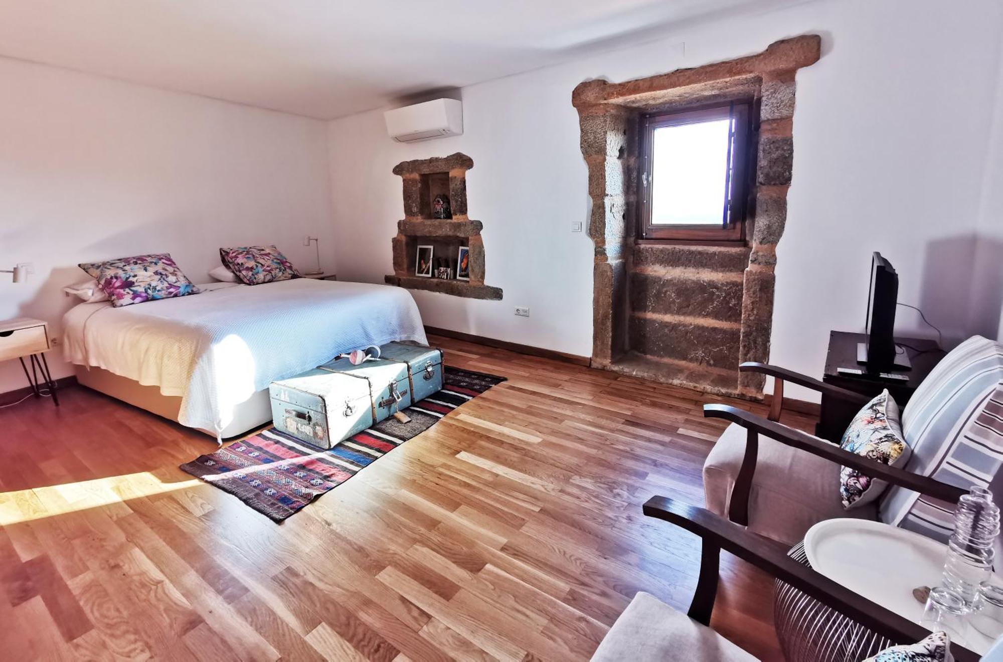 Casa Da Cisterna Guest House ฟิเกรา เด กาสเตโล รอดริโก ภายนอก รูปภาพ