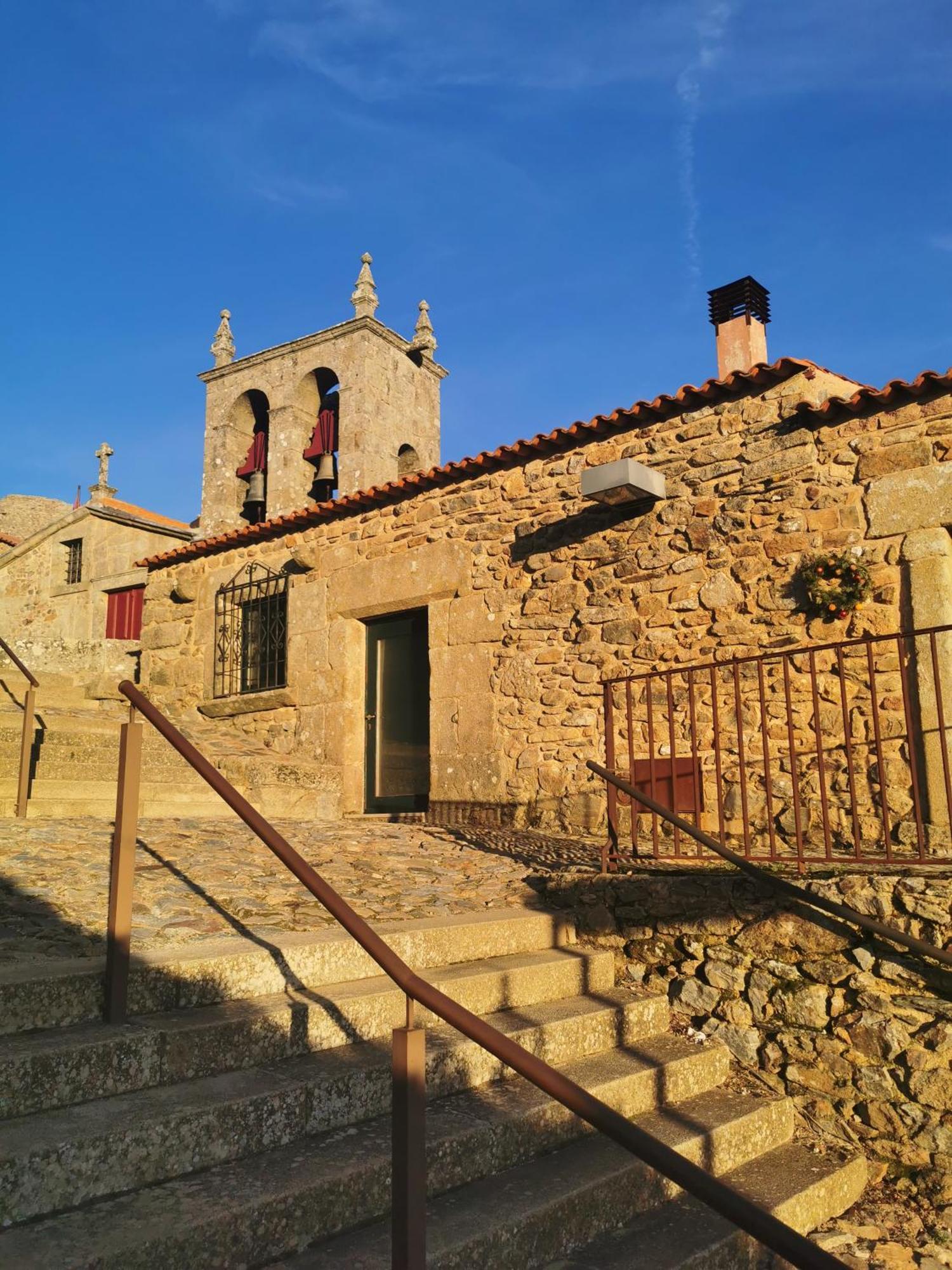 Casa Da Cisterna Guest House ฟิเกรา เด กาสเตโล รอดริโก ภายนอก รูปภาพ